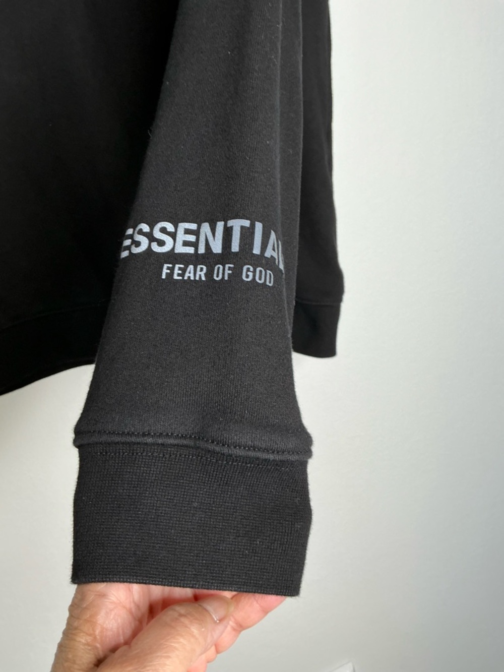 Essentials Men’s Black Logo Crewneck Sweatshirt Size Medium - Picture 5 of 12